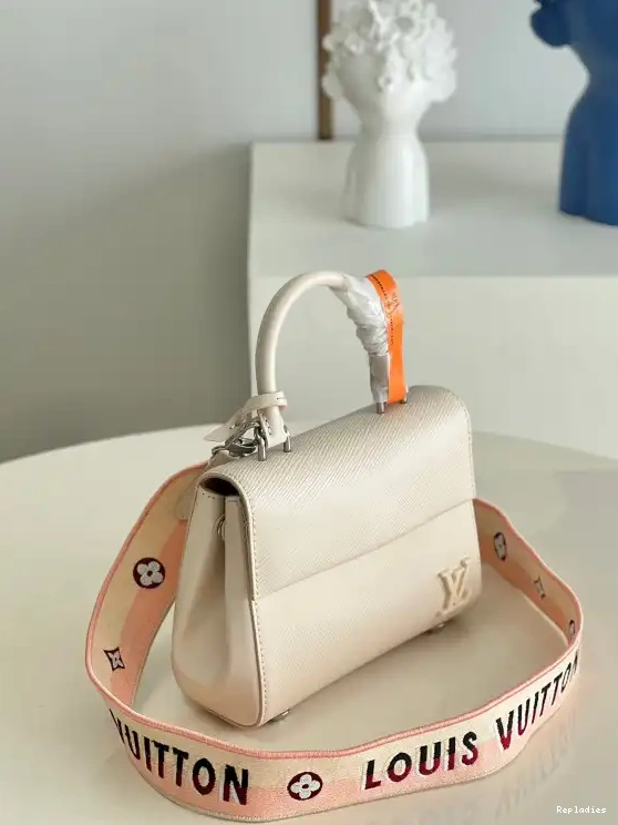 Fake Louis Bags MINI LOUIS CLUNY VUITTON 0611